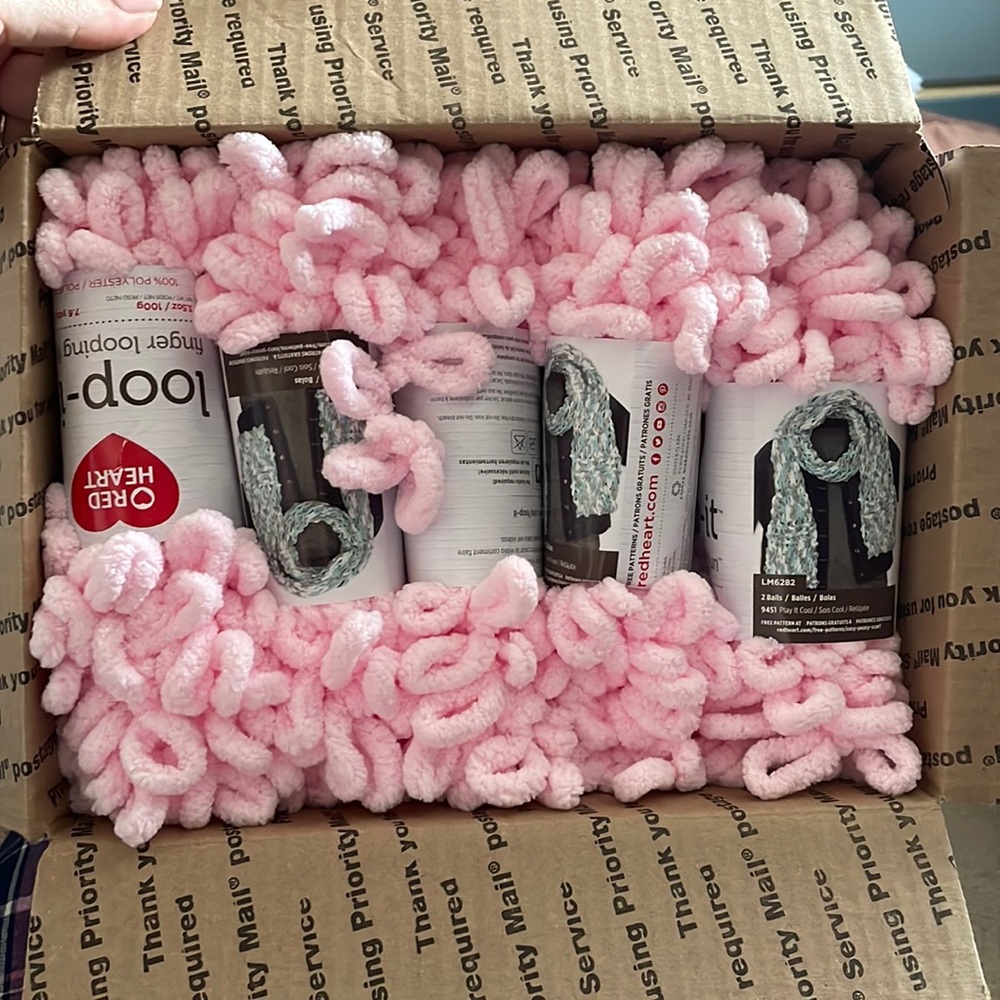 Red Heart Loop It - In the Pink
